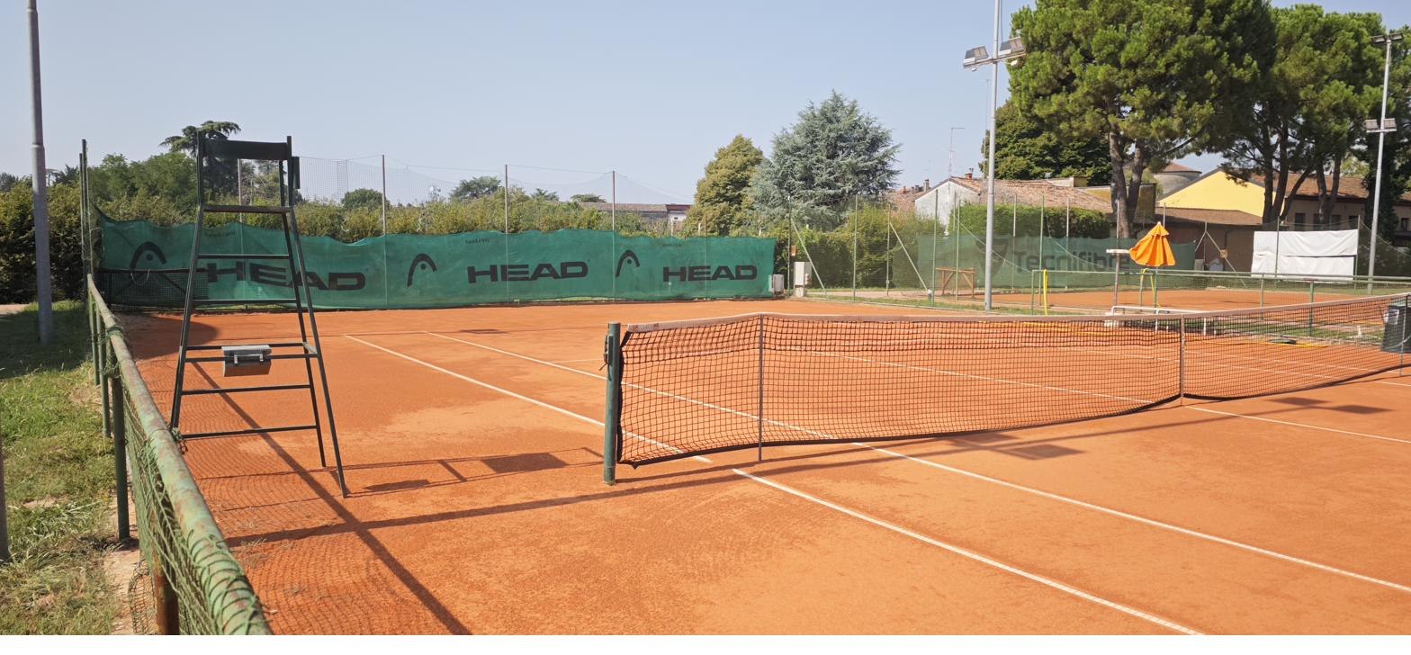 Campo 2, seggiolone arbitro